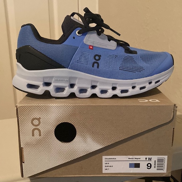 cloudstratus Shoes - Cloudstratus Womens size 9